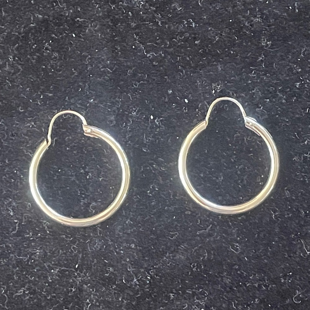 14k Gold Hoop Earrings / 1.6 grams
